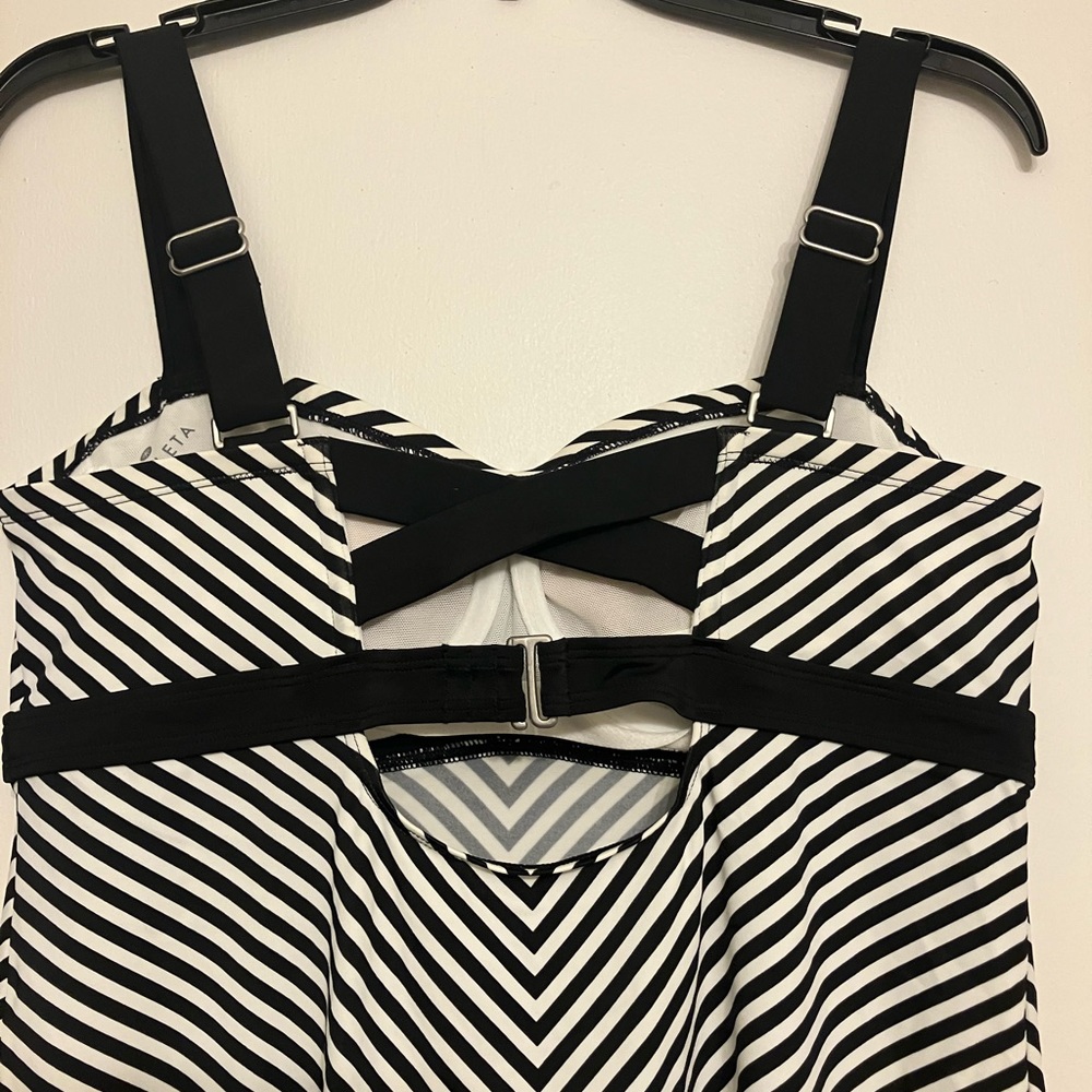 ATHLETA swim dress 36B/C striped wired support removable liners medium - Picture 4 of 6